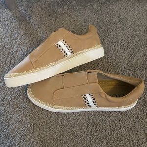 NWOT Vici Leopard Shoes